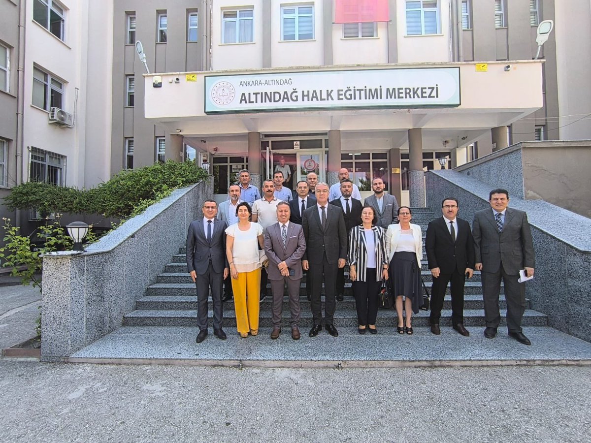 altindagmem's tweet photo. 2025-2026 Eğitim Öğretim Yılı Altındağ İlçe Hayat Boyu Öğrenme, Halk Eğitimi Planlama ve İş Birliği Komisyonu Toplantısı, Kaymakamımız Sayın Bülent Bayraktar başkanlığında, İlçe Millî Eğitim Müdürümüz Sayın Hasan Yıldırım, birim amirlerimiz ve komisyon üyelerinin katılımıyla Altındağ Halk Eğitim Merkezinde gerçekleştirildi. 

@tcmeb @Yusuf__Tekin @MemAnkara @kocakysr @HasanYILDIRIM61