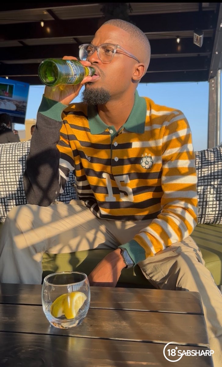kay_mahapa's tweet image. Let’s turn this Monday #DryDay into something #SurprisinglyGood, shall we?
What makes you @flyingfishsa’s biggest fan? Show me, tell me a story, anything. #ad
As always, the best responses get a lil surprise in the DMs 🐠