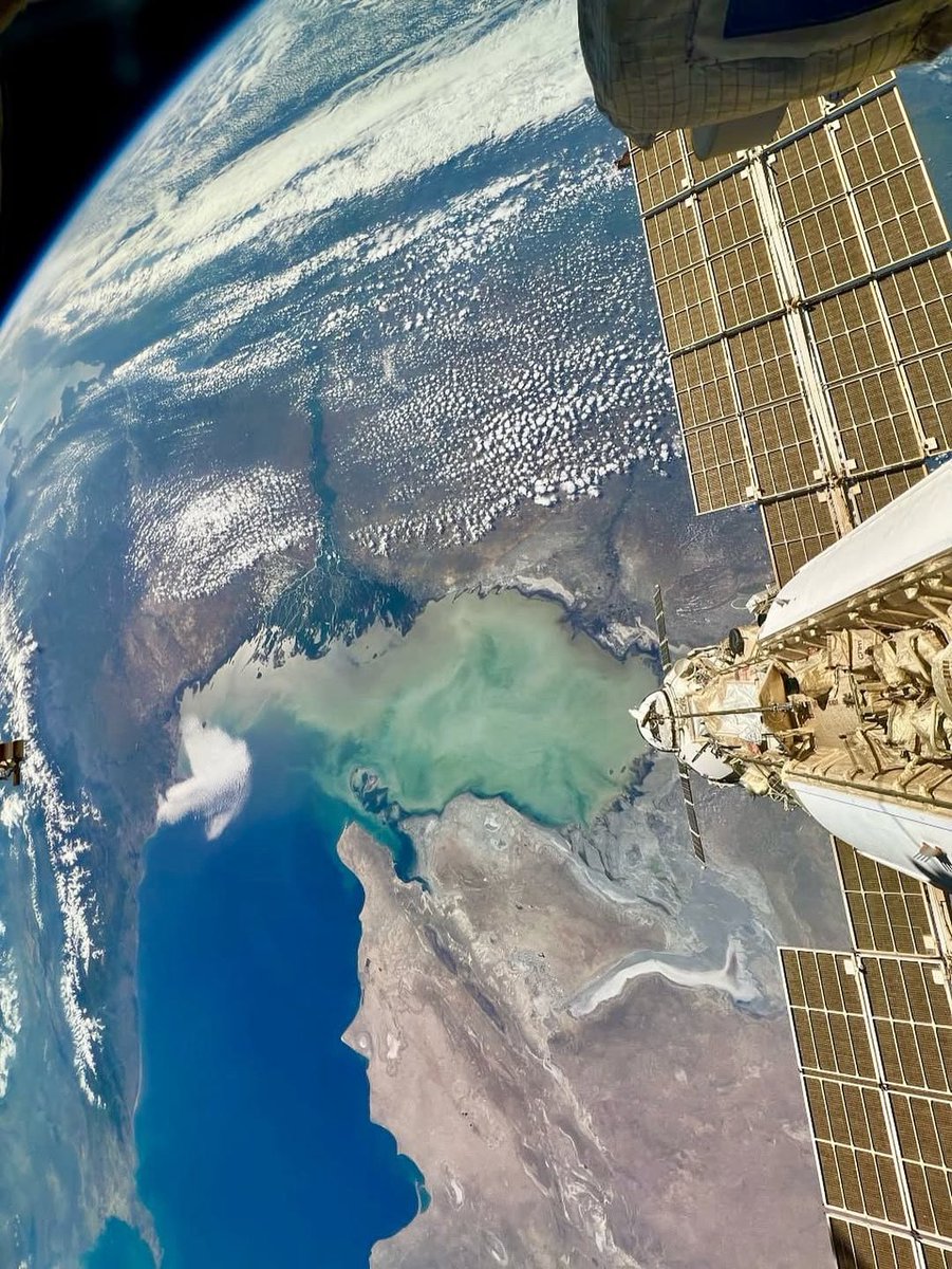 A satellite image taken from 400 km above shows the #Caspian Sea’s bright green color and vast size, making it easily recognizable. As the world’s largest inland body of water, it borders five countries and combines features of both a sea and a lake.

Credits: Oleg Artemiev
