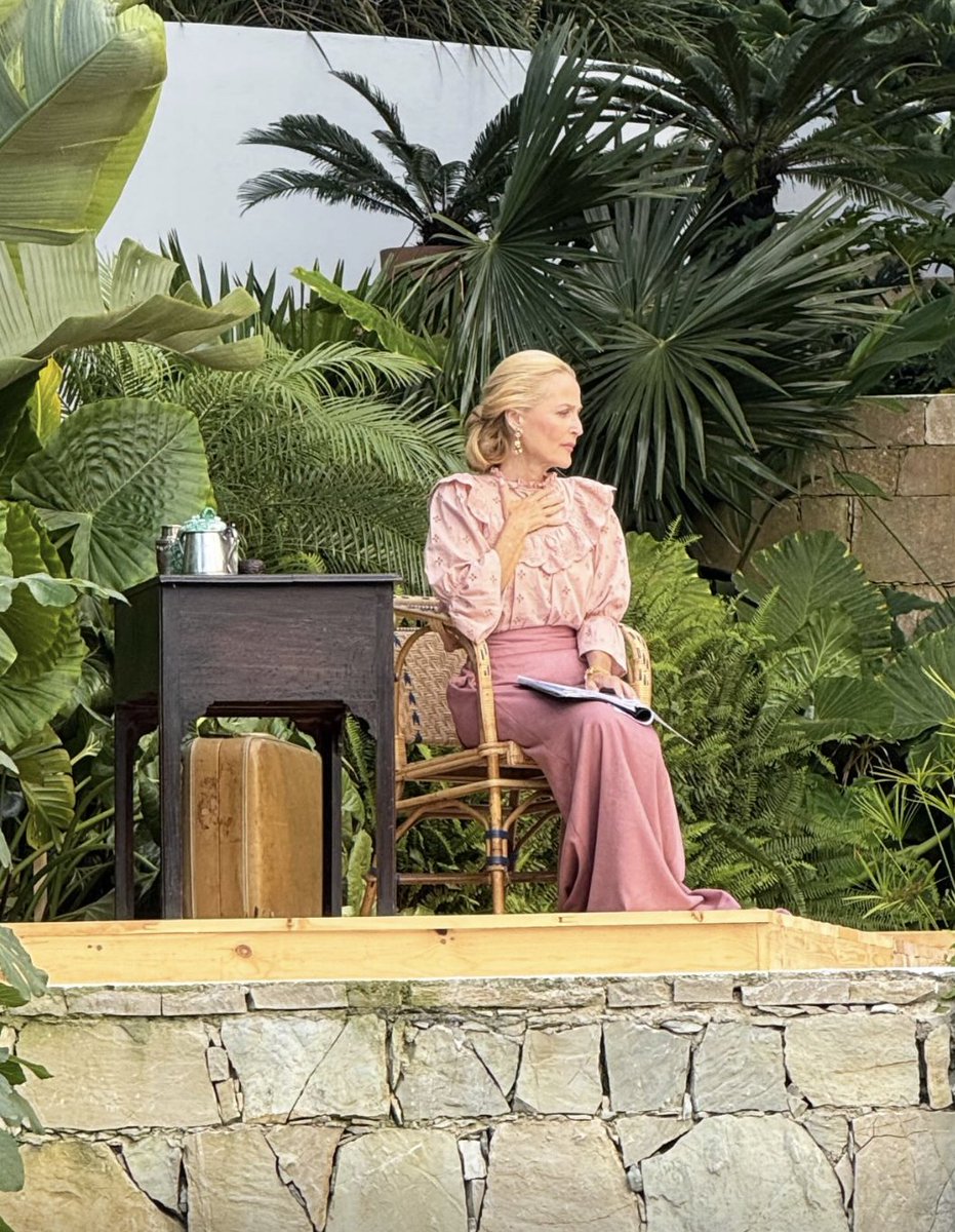 GillyAnders's tweet image. New photos #TheCherryOrchard with Gillian Anderson @gilliana 📸 @crafting_with_laura@bilal.elhammoumy