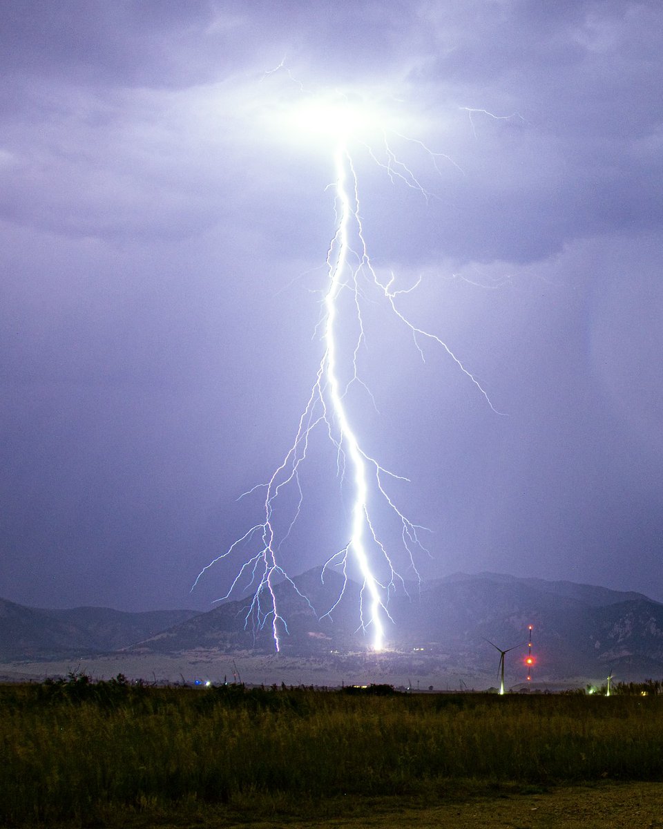 Connorjos's tweet image. A couple nice landing points from last nights storm! #cowx