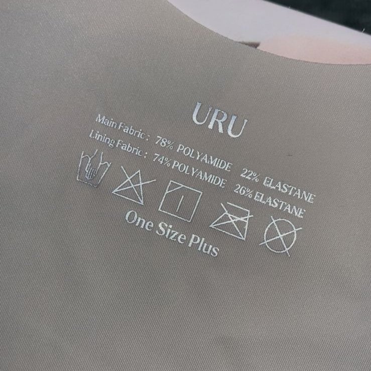 Jgn lagi pakai bra kawat bikin badan sakit, nyeplak di baju, tali punggung bikin kulit  merah❌ . ☝NO!☝NO. 

SEAMLESS BRA SOLUSINYA. HARGA UNDER 100K (ada size plus nya🤫)