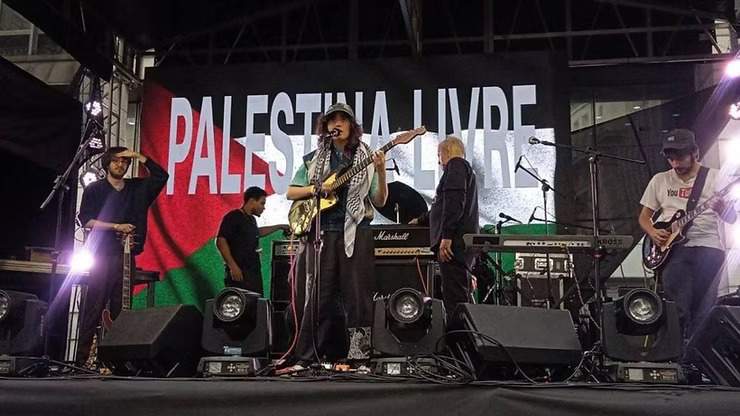 🚨 #BreakingNews

Prefeitura de SP interrompe show após manifestação pró-Palestina

Banda de Sophia Chablau falou em censura após ter projeção e som desligados em manifestação pró-Palestina em show

banda Sophia Chablau e uma Enorme Perda de Tempo diz ter sido alvo de censura