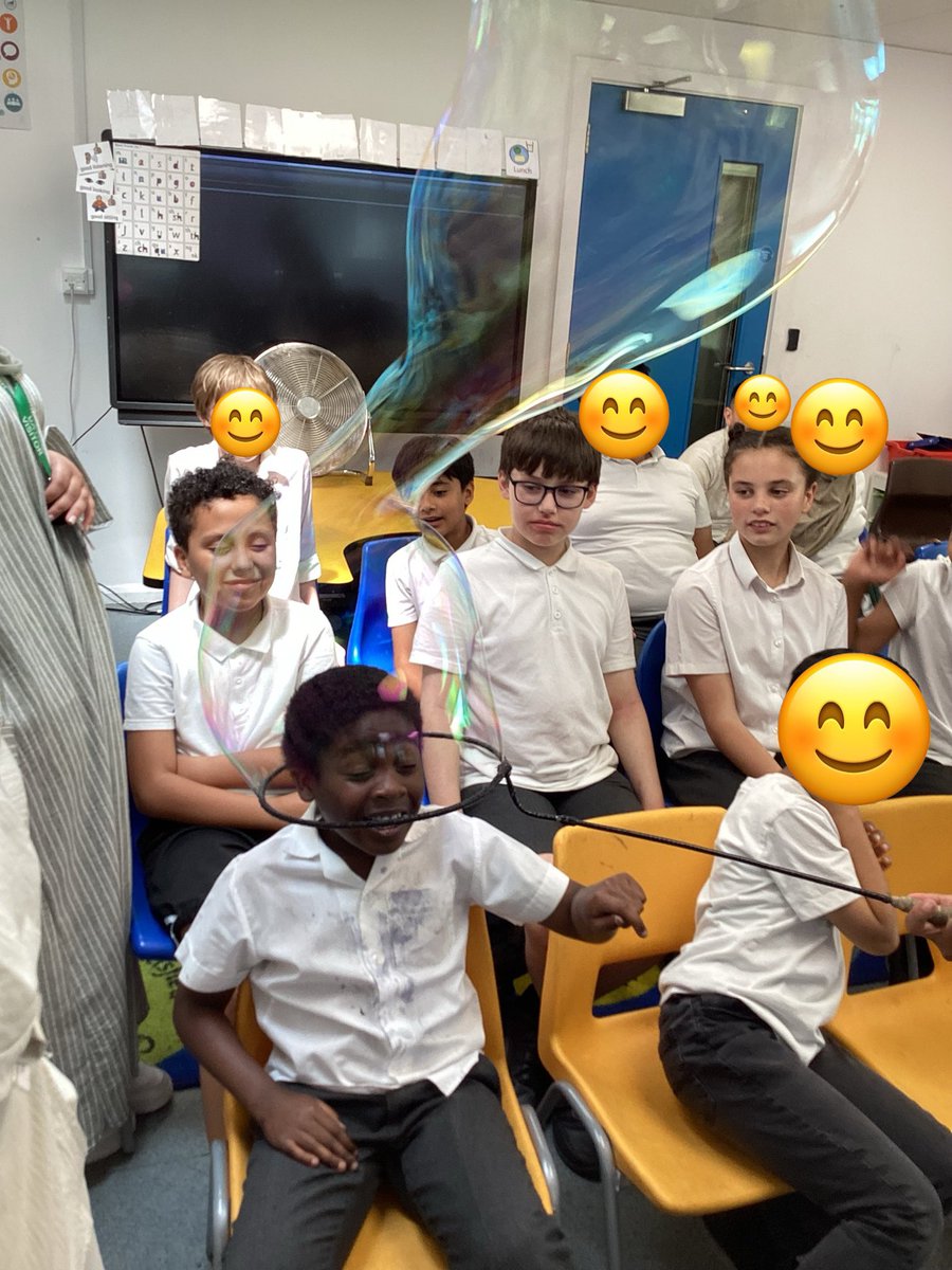 wyndclf's tweet photo. The children in the hive enjoyed a special performance by the bubble man.#WPS #hive #bubbleperformance https://t.co/lKaL8VBZV4