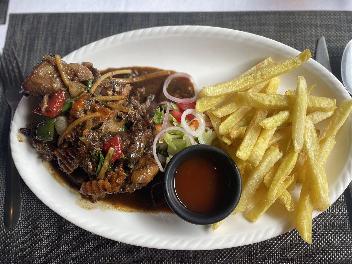 esteri_ug's tweet image. #KampalaRestaurantWeek stop 2 : Tamarai

The service was great, the fries were the best part of both meals 8/10, the flavor of my pork was great but a little too fatty for my liking.
Sister dates are the best dates so it was totally worth it. 🤗

@thePearlGuideUg 
@97fmRadiocity