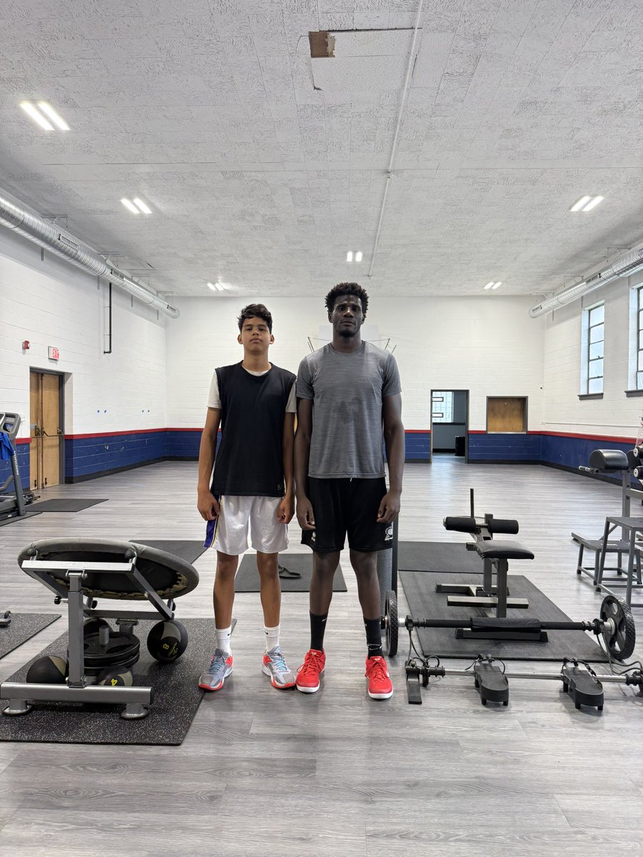 Word of the Day! I’m him… when it comes to skill development, New technology, that came out eight years ago, networking and marketing. All ☝🏽 ☝🏻🛑 shop. I’M BACK!  4 more 6’6 + 14U #Useeit👀 <a href="/NikeEYB/">EliteYouthBasketball</a> <a href="/nikebasketball/">Nike Basketball</a> standing with 6’10 <a href="/AIkpeze32/">Amadi Ikpeze</a> #MoreToCome <a href="/madehoops/">MADE Hoops</a> 🏀🔥