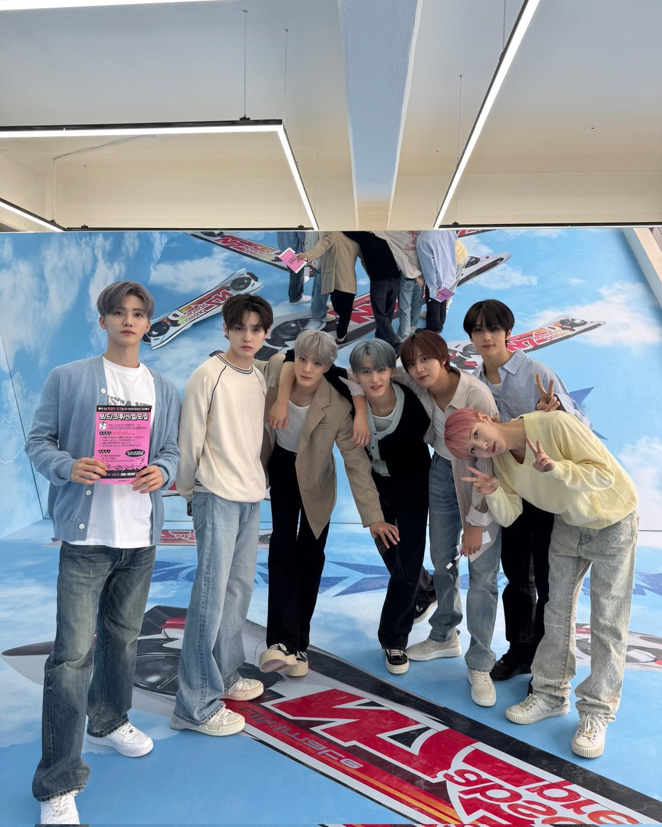 catmenita's tweet photo. group selfie secured ( ˶ˆ꒳ˆ˵ )📱✨ someone said “absolute present” and suddenly we were posing under hoverboards, gathering like detectives, and making mysterious phone calls… who was on the other end? (•͈ ༝ •͈)ﾉ✧ stay tuned. https://t.co/xOVK7BEa3c