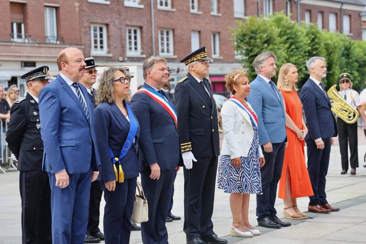 DevauxVly's tweet photo. 🇫🇷Très bonne fête nationale à tous !

Cette journée est un moment de mémoire, de rassemblement et de fierté autour de nos valeurs républicaines. 

Ce matin à Amiens j’ai tenu à remercier et à rendre un hommage à toutes celles et ceux qui nous défendent et assurent notre sécurité au quotidien.