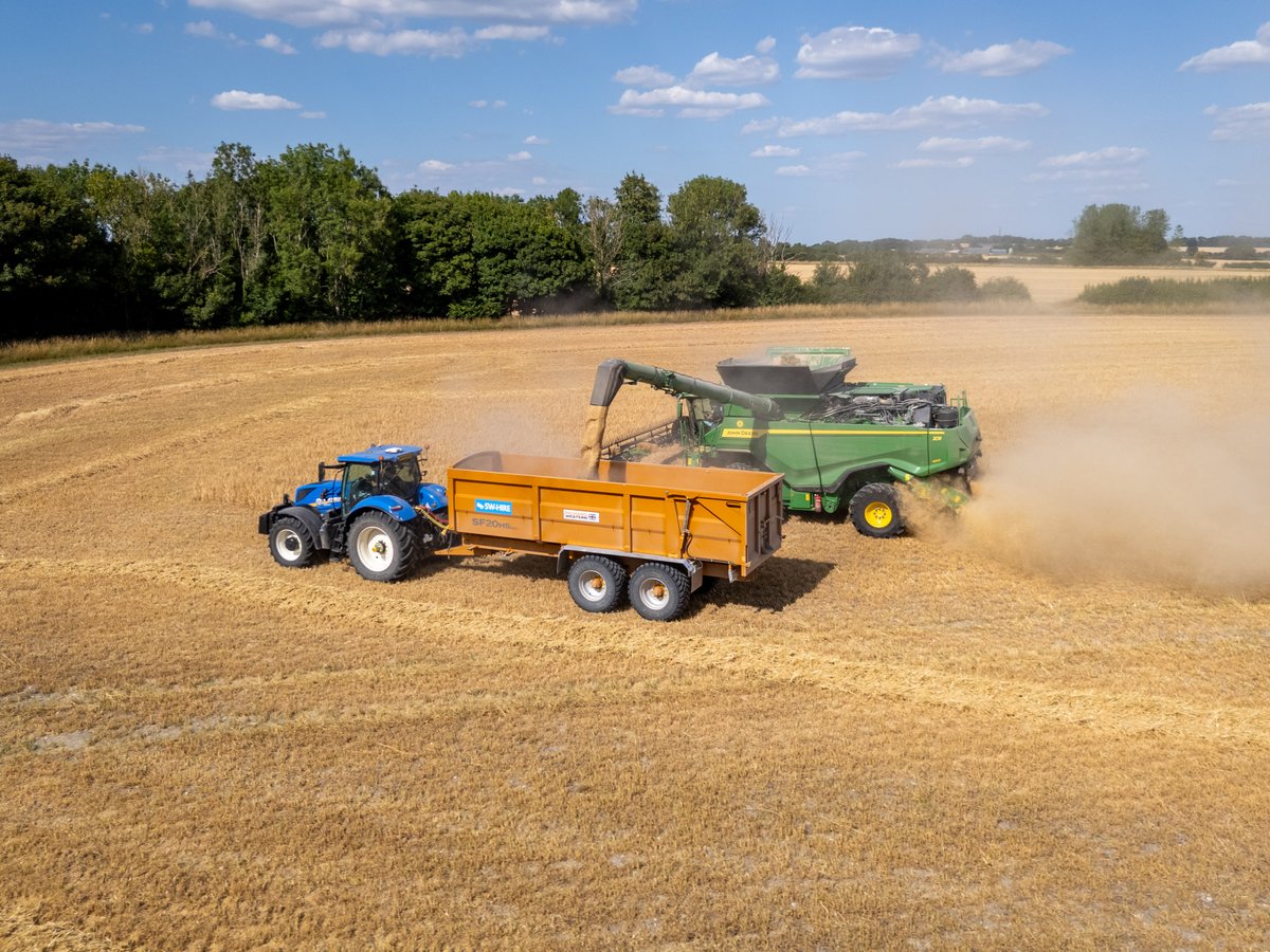 Over the last couple of weeks, many of our customers have made a start on their 2025 harvest.

📷One of our local customers with a 20t Richard Western Ltd Grain Trailer and their brand new combine hard at work. 

#harvest #farming