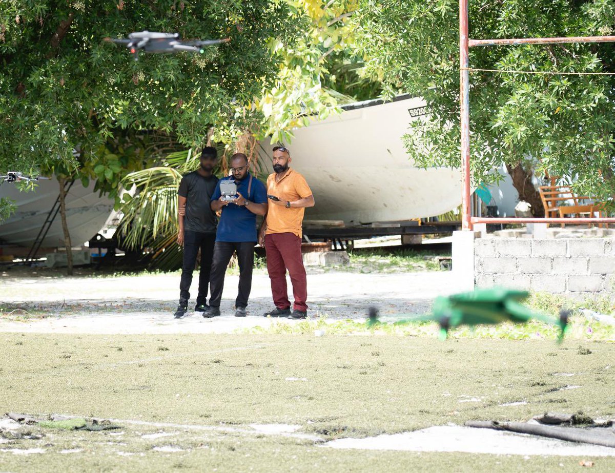UNODC_BMB's tweet photo. @UNODC_MCP conducted a 4-day Aerial Drone Training in Maldives 🇲🇻 for @PoliceMv &amp; @MNDF_Official!
The course built UAV skills for surveillance, interdiction &amp; evidence gathering across 🇲🇻 waters 🌊
Thanks to 🇯🇵 @JapaninMaldives! https://t.co/K8YpXPtaDU