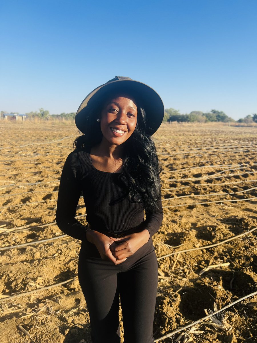 TheYoungFarmer's tweet image. 6 Years of Resilience 🌾
Last week, I quietly clocked 6 years in farming.
Six years of showing up , uncertain, sometimes even heartbroken but showing up nonetheless.
Farming is one of the hardest things I’ve ever done.
Coming straight from university at 22 I had big dreams. But…