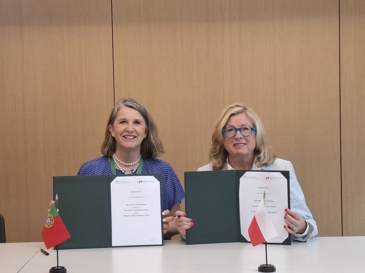 Urząd Patentowy RP (@uprp_gov_pl) on Twitter photo Podczas Zgromadzeń Ogólnych <a href="/WIPO/">World Intellectual Property Organization (WIPO)</a> w Genewie doszło do zacieśnienia współpracy z 🇵🇹 portugalskim odpowiednikiem Instituto Nacional da Propriedade Industrial <a href="/INPIPT/">INPI PT</a>. Prezes Ewa Skrzydło-Tefelska oraz Prezes INPI Ana Bandeira uzgodniły oraz podpisały wspólny Plan działań na 2025 r. Podczas Zgromadzeń Ogólnych <a href="/WIPO/">World Intellectual Property Organization (WIPO)</a> w Genewie doszło do zacieśnienia współpracy z 🇵🇹 portugalskim odpowiednikiem Instituto Nacional da Propriedade Industrial <a href="/INPIPT/">INPI PT</a>. Prezes Ewa Skrzydło-Tefelska oraz Prezes INPI Ana Bandeira uzgodniły oraz podpisały wspólny Plan działań na 2025 r.