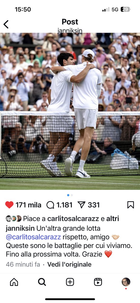 Per tutti i sinneriani 
 che insultato Alcaraz con epiteti tipo paraculo, infame, scimmione ecc .. Prendete esempio da Jannick e per rispetto a lui e alla loro bellissima rivalità siate più sportivi