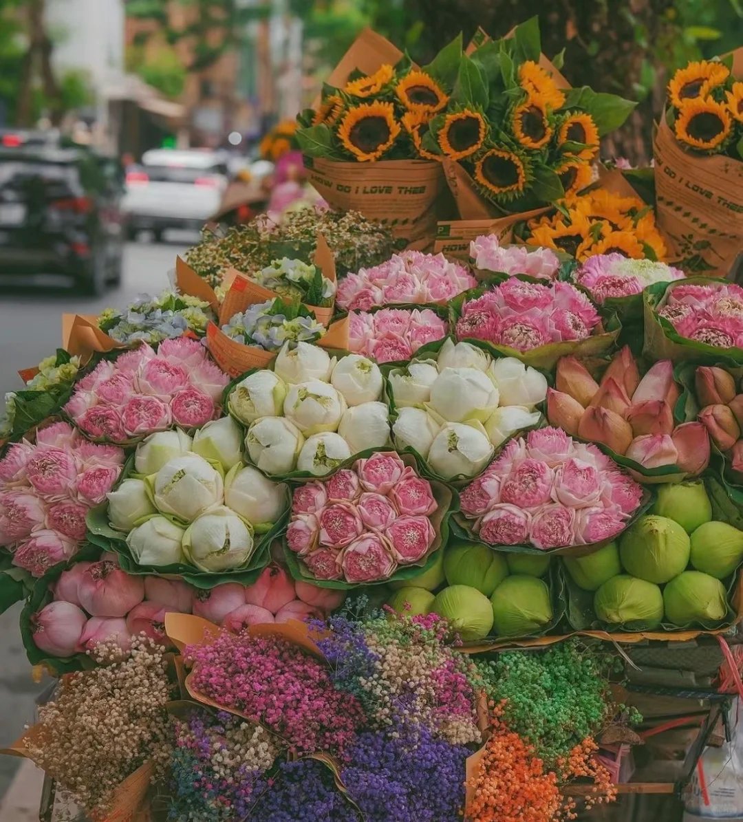 PATHOSRAY's tweet image. Nature is so beautiful, look at how some people do harvest it ❣️❣️❣️