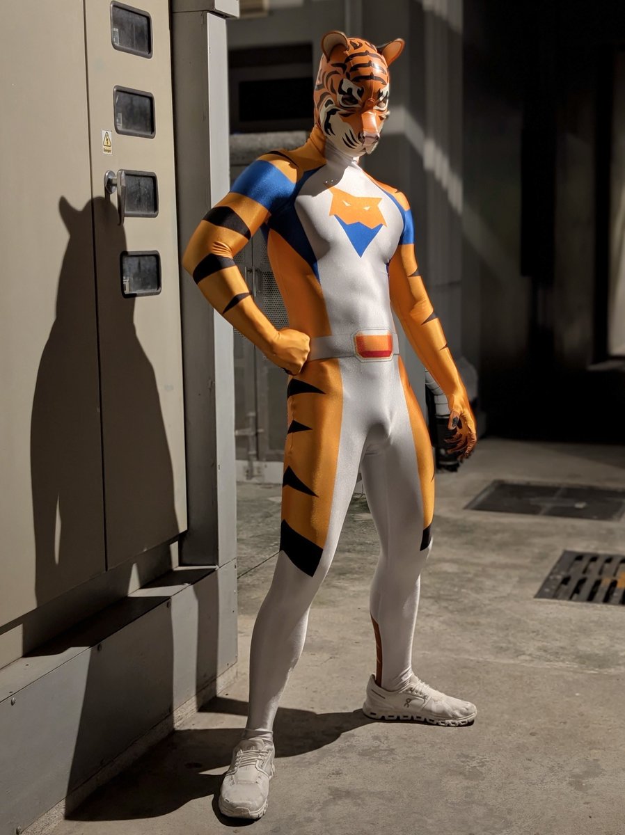 New Hero in town! Topaz Claw ready to rescue in your neighborhood! 🐯​🧡💙

New shiny PETSUIT Hero from <a href="/forfunbangkok/">FORFUN</a>
Design by <a href="/Sakuma_UwU/">Sakuma | COMMISSION CLOSED |</a>

Use Promo code "taitang10" for 10 USD off