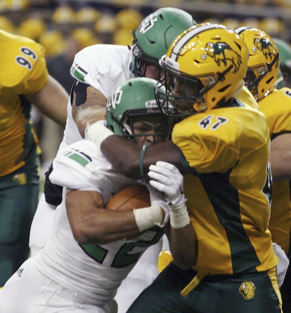 Bison Nation, 47 days remain until NDSU starts the 2025 season! Today, we honor a former member of the #HeadHunters who exemplified #CodeGreen for his never quit, all-out hustle and knack for making the big time play, <a href="/pierre_tucker/">Pierre Gee-Tucker</a>!! #LetsGoBison #HornsUp🤘#BisonFBCountdown