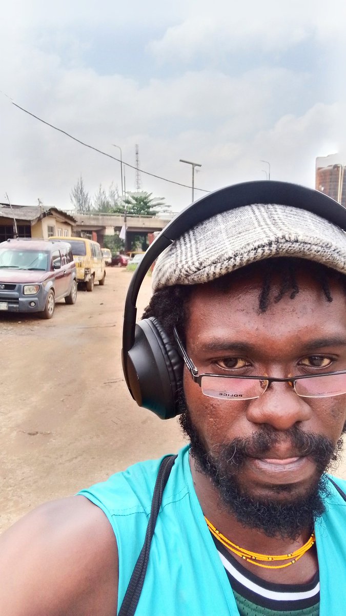 drelakuti's tweet image. Been 2 years since I resigned my #coperateJob, enjoying the freedom of #creativeAutonomy, enduring a great deal of #pocketVoidity 📉

A price to pay for wanting to play in a world of labour 📈

Still I #Gegesynthesis 🎶

music.youtube.com/watch?v=NqbFPz…