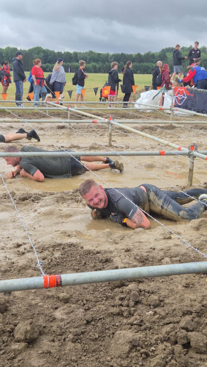 WeAreOpenreach's tweet image. Kudos to Dan, our Safety &amp;amp; Sustainability Advisor 🌟

He volunteers as a First Responder with @DudleyCFRs. It costs £3000/year to keep their cars running, with no NHS or government funding 🚑

Dan&apos;s raising funds by completing @toughmudder and having a blast! Well done 👏