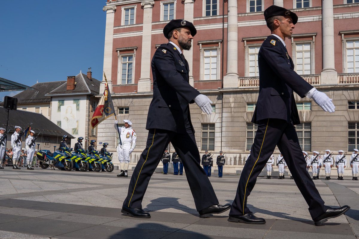 13eBCA's tweet image. 🇫🇷 Le 13e BCA a célébré le #14Juillet à Chambéry et à Aix-les-Bains, au cœur de son territoire savoyard.
🎖️ Remises de décorations, hommage aux anciens, aux engagés d’aujourd’hui et de demain, suivi d’un défilé.
Bonne fête nationale !
#SoldatsDeFrance 
@armeedeterre @27bim