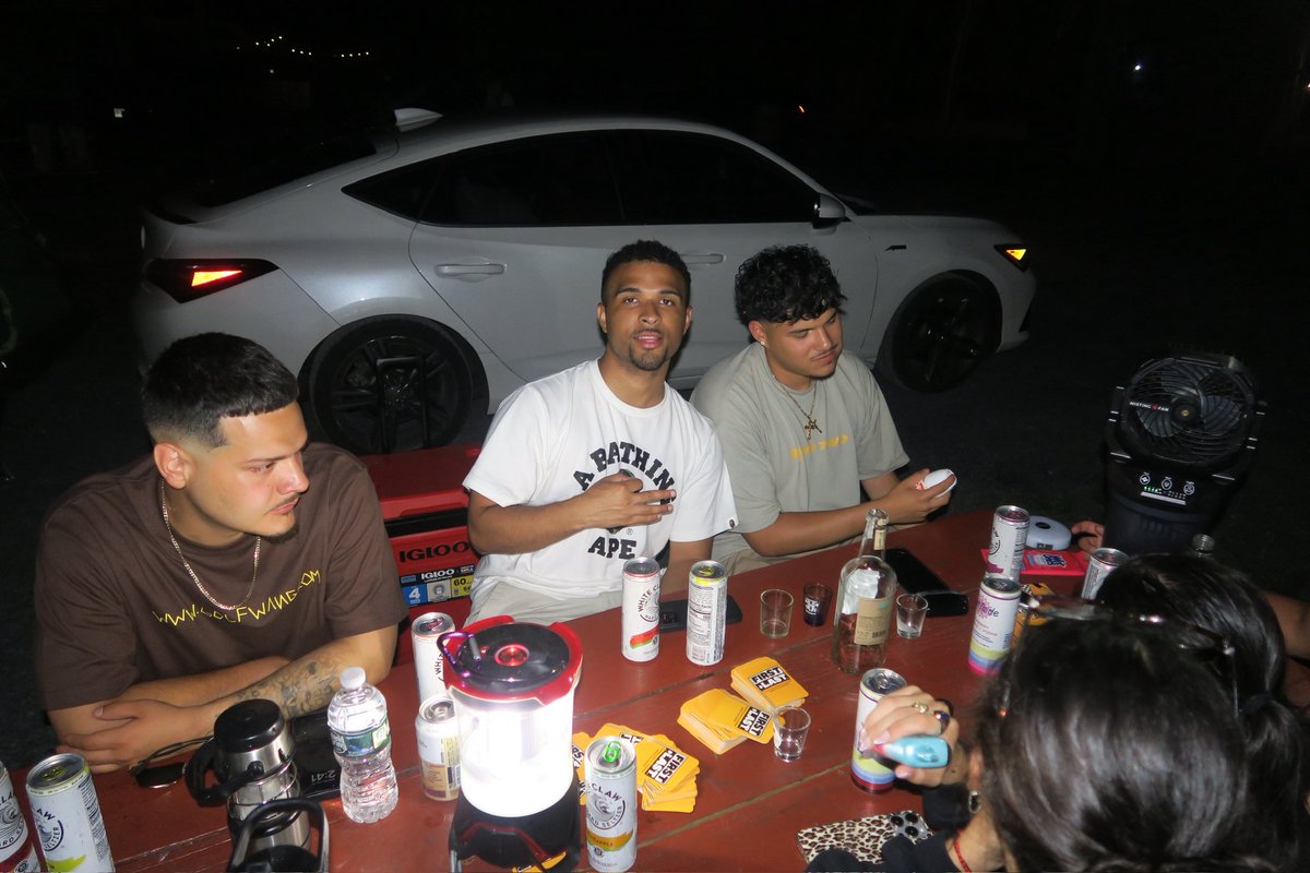 kingbaez01's tweet photo. 🏕️ https://t.co/3tdoxP7RrG