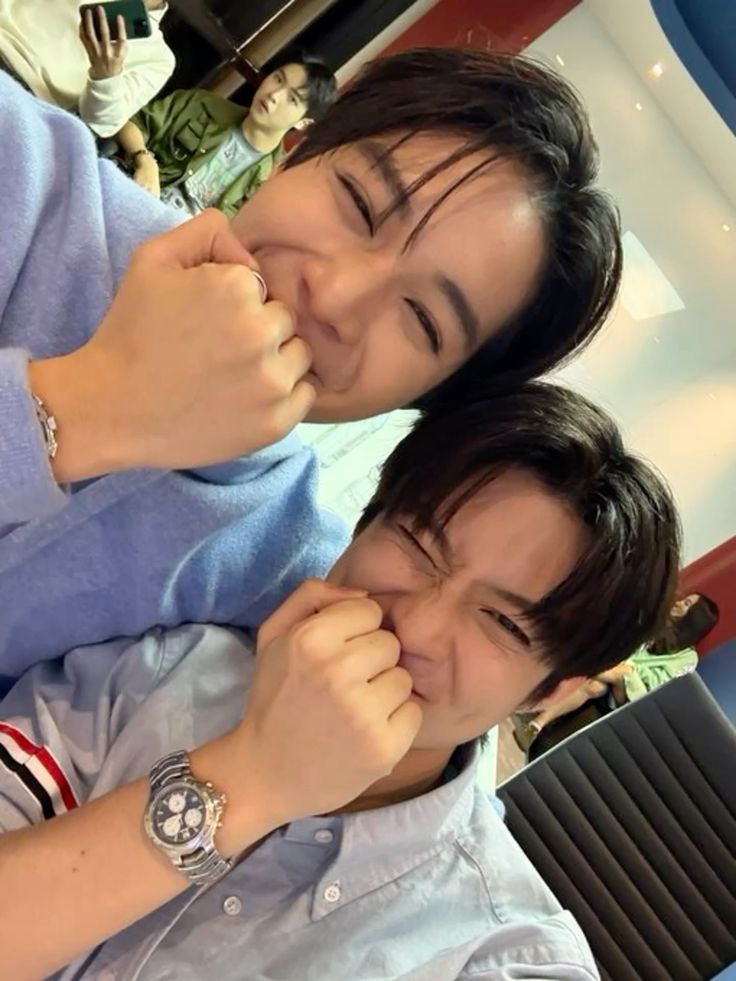 Just me and you giggling like a Facebook Mom over a baby tiger reel that milk drunk and wobbly. 🐅 🐯