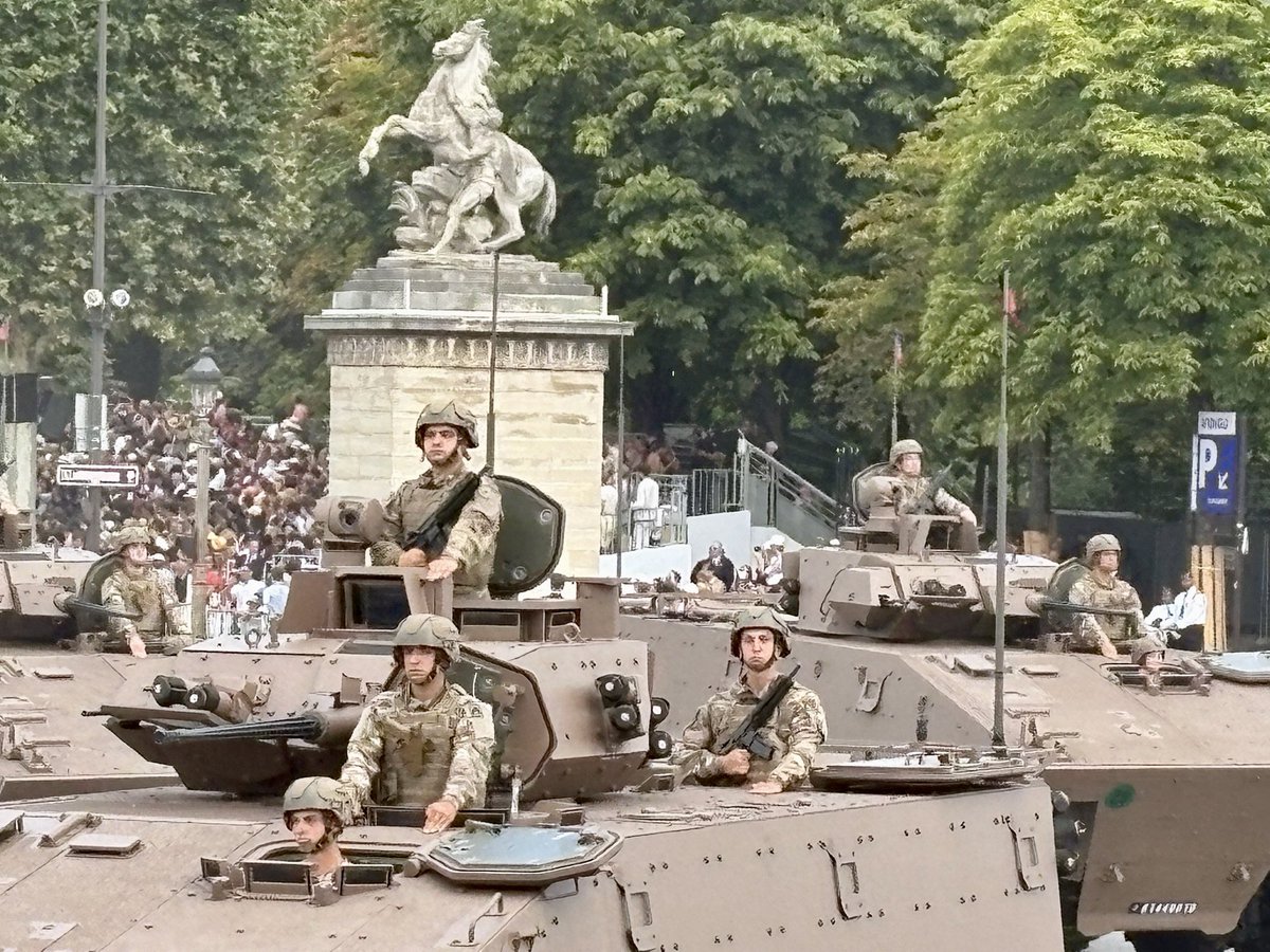 Joyeuse fête nationale à toutes et tous ! 🇫🇷
Ce 14 juillet, rendons hommage à celles et ceux qui veillent chaque jour sur notre Nation.

Leur engagement force le respect. À nous de leur donner les moyens d’agir face à l’instabilité croissante. Notre liberté est entre leurs mains.