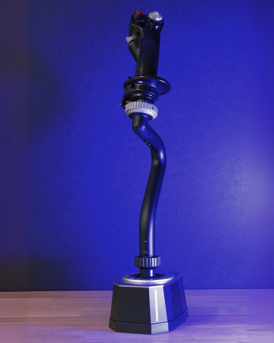 TMThrustmaster's tweet image. Explore all the subtleties of flying a helicopter, warbird or light aircraft with AVA EXTENSION CURVED, designed for configuration in the central position ๐
thrustmaster.com/products/ava-eโฆ