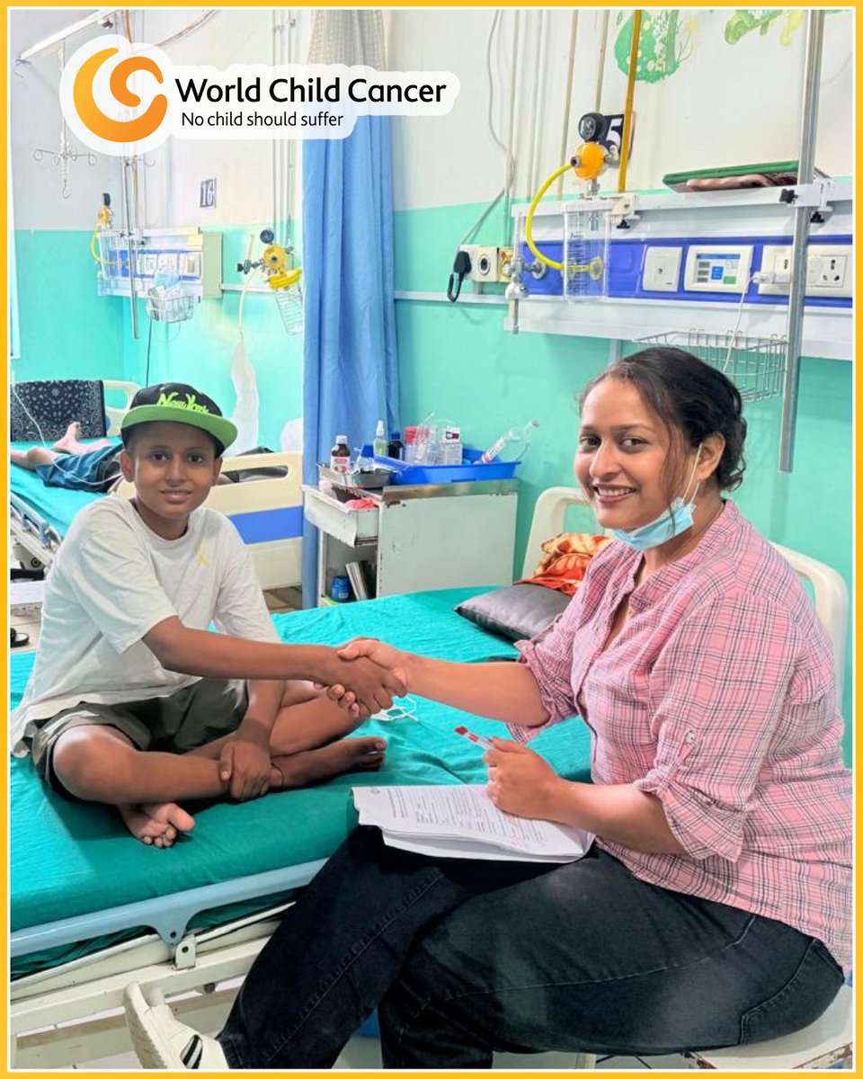 WChildCancer's tweet image. “She talks to us, plays with us, and always finds a way to cheer us up.” - Kumar, age 13
When Kumar was diagnosed with cancer, the Family Support Officer helped him smile again.
📖 Read how support heals: worldchildcancer.org/kumar-family-s…