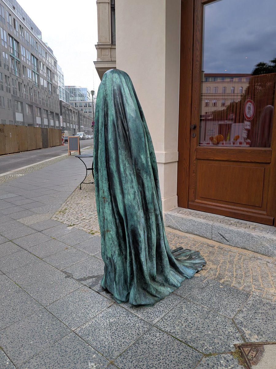 Anyone in Berlin? Hit me up for a beer tonight