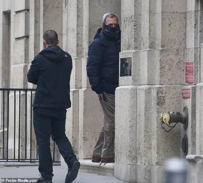 Nothing to see here folks, just former Israeli Prime Minister Ehud Barak hanging out at Epstein’s NYC apartment all masked up.
