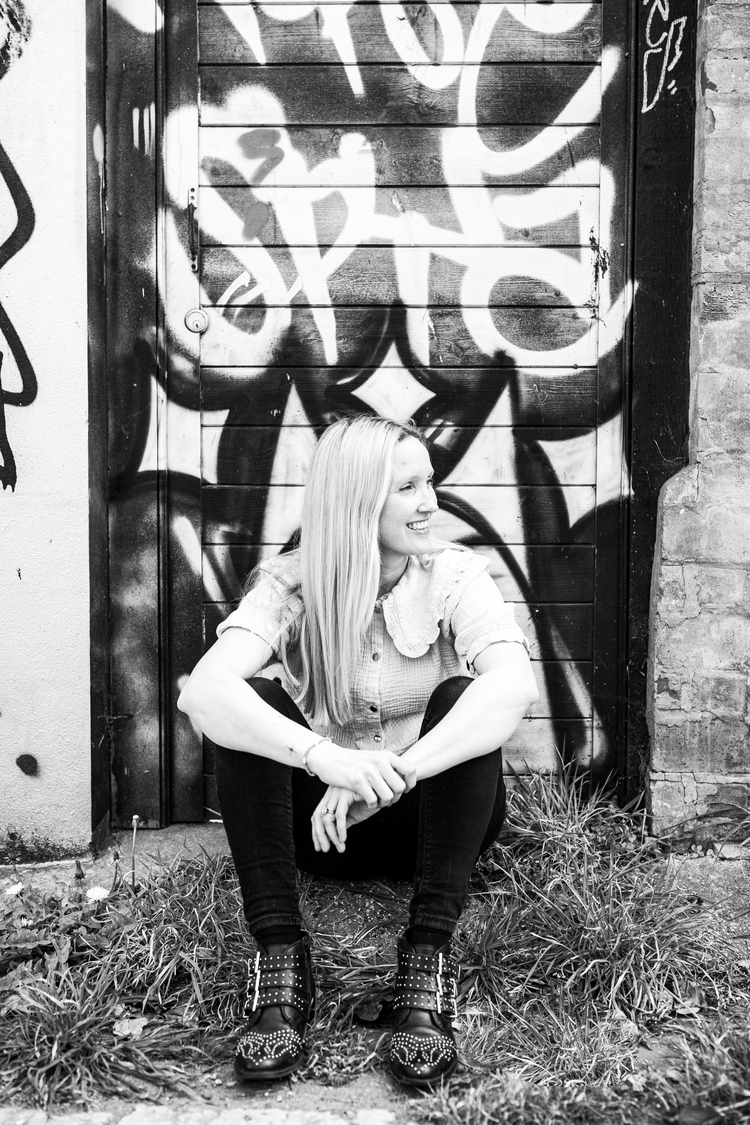 Meet Toni 👋 Designer, artist, branding guru.

With 20 years’ experience across web, print &amp; digital, she combines creativity with strategy every day.

DIY lover, mum of three, spiritual moon tracker, and proud owner of a Burnese mountain dog &amp; two cats.🐈