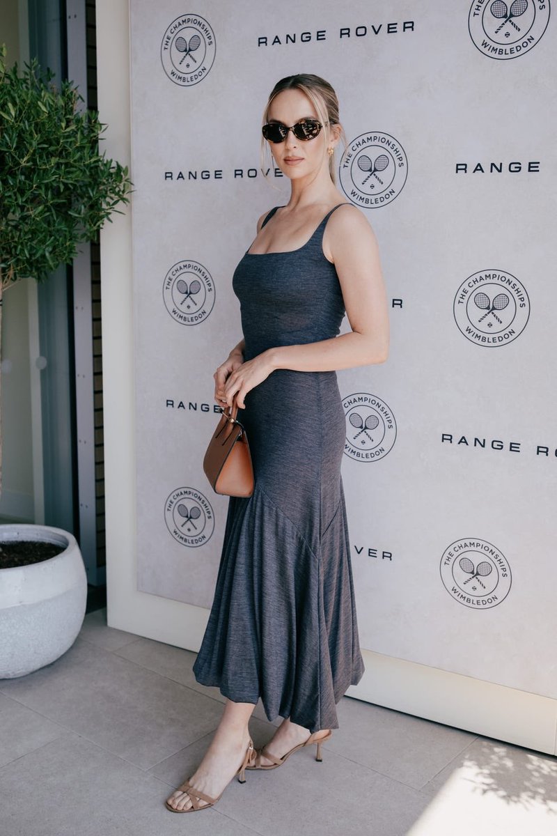 jodiemcoma's tweet image. Jodie Comer in 16Arlington with a bag by Strathberry for Harper's Bazaar and Range Rover lunch to celebrate the Wimbledon finals
photographed by @OliverHolms