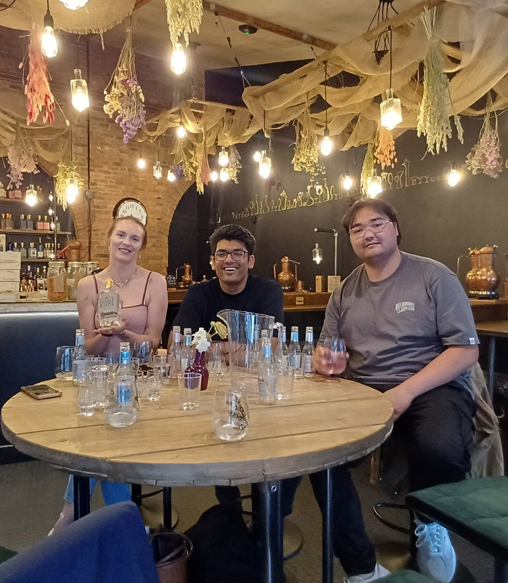 😍<a href="/york_gin/">York Gin</a> kindly gave our staff a little gin tasting experience a few weeks ago, which was fantastic! 
🍹With lots of unique, award-winning flavours to try, it's definitely an experience worth sharing with your friends! 
📍Find them at York Distillery on Skeldergate!