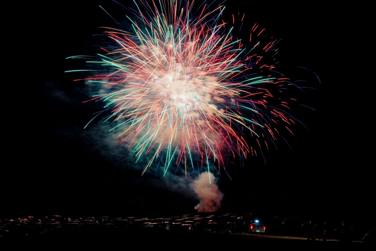 PHenrysRedHill's tweet image. 🎆 JULY 4TH RECAP – WHAT A BLAST! 🎇
WOW! Thank you to everyone who came out this year—we had a record-breaking 2,750 guests on the grounds celebrating with us! 🙌
From VA, SC, MA, TN, and beyond, y’all showed up and showed out! Whether you were dancing, eating, touring the…