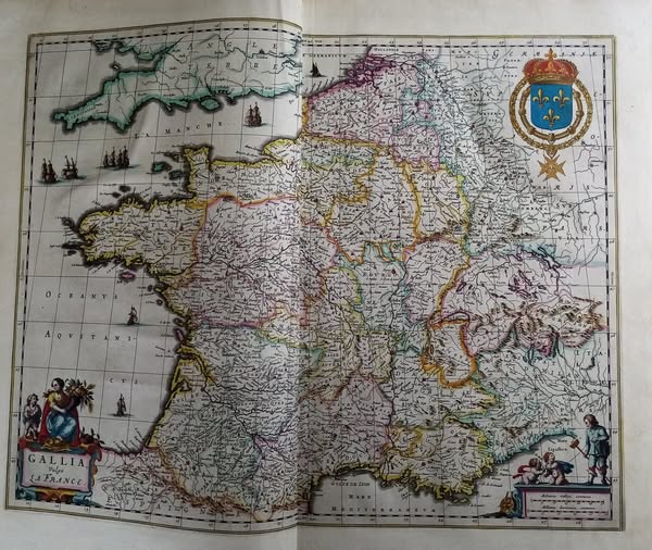 MarshsLibrary's tweet image. Joyeux 14 juillet à toutes et à tous! This hand-coloured map of France is from Blaeu's magnificent 11-volume Atlas Maior, printed in Amsterdam 1662-5
#BastilleDay #14juillet
