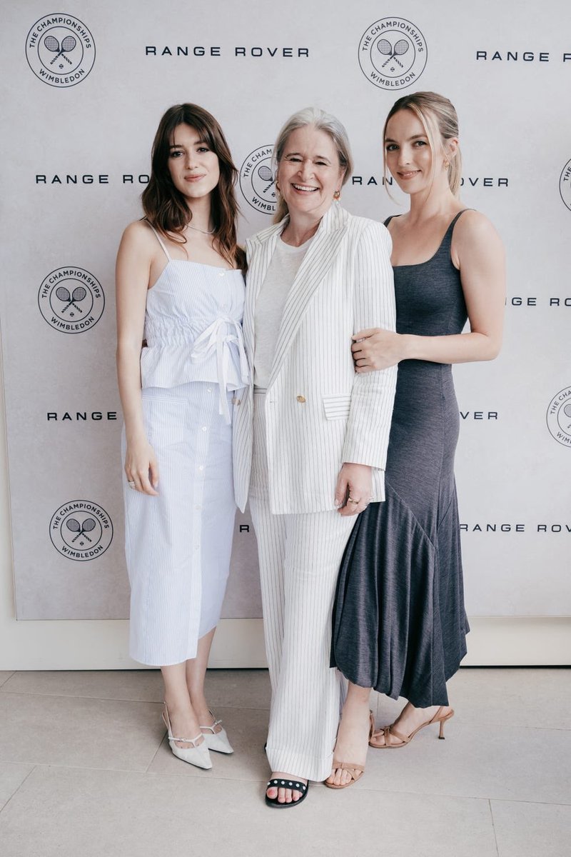 jodiemcoma's tweet image. Jodie Comer, Daisy Edgar-Jones and Harper's Bazaar Editor-in-Chief Lydia Slater for Harper's Bazaar and Range Rover lunch to celebrate the Wimbledon finals
photographed by @OliverHolms