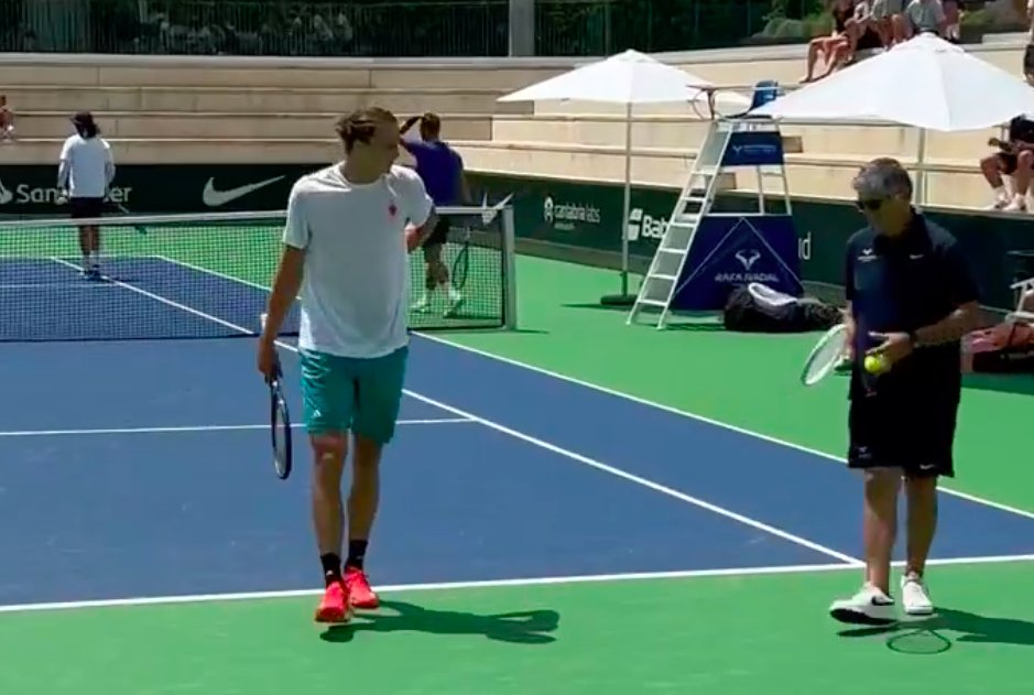 stathopoulosth's tweet image. O Alexander Zverev βρίσκεται στην ακαδημία του Rafa Nadal στη Μαγιόρκα και σύμφωνα με πληροφορίες του γερμανικού Sky Sport, ο Γερμανός αναμένεται να ξεκινήσει συνεργασία με τον Toni Nadal.