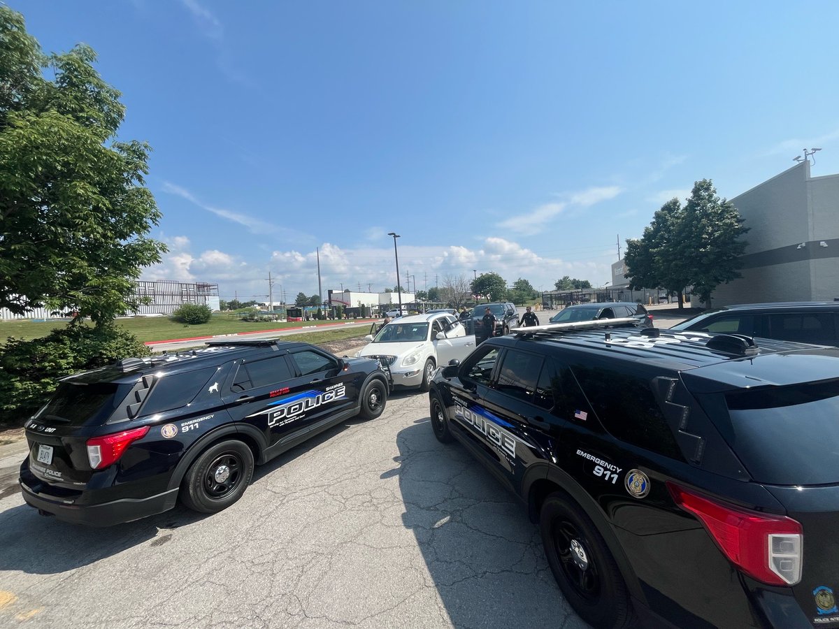 shawneeKSpolice's tweet image. Good Catch: On July 13 around 2:50 p.m., a stolen vehicle was reported near a business parking lot near W. 65th Street and Maurer Road. Officers located the vehicle and used pursuit prevention tactics to take the driver into custody without incident. The stolen vehicle was…
