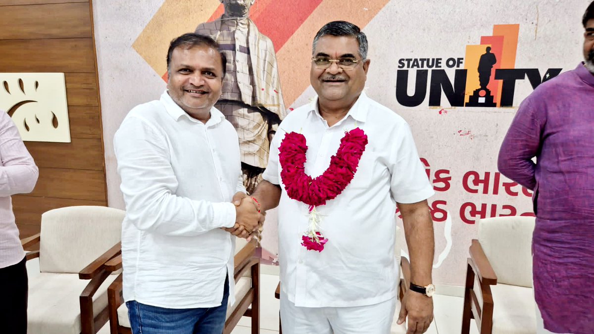 થોડા સમય પહેલા જલાલપુર વજીફાના અનેક ગ્રામજનો દ્વારા પાણી ભરાવવાની સમસ્યા અંગે કામગીરી ચાલુ હોવા છતા મૌન રેલી અને વિરોધ કરવામાં આવ્યો હતો. ખૂબ જ ઝડપથી આ પ્રશ્નનો કાયમી અને અસરકારક ઉકેલ લાવવામાં આવતા ગામના દરેક સમાજના આગેવાનો અને જનતાએ આનંદ વ્યક્ત કર્યો છે. ++