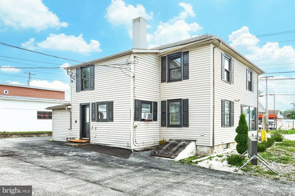 GinterGroup's tweet image. 7685 Lincoln Highway, Abbottstown, PA, 17301
0 bed | 5043 Sq. Ft.
Active | 750000
bit.ly/4kDeeTY
Prime Commercial Property for Sale - High-Traffic Village District Location on Lincoln Hwy (Rt. 30) Zoning: Village District. Ideal for Auto, Service Center, Contractor,...