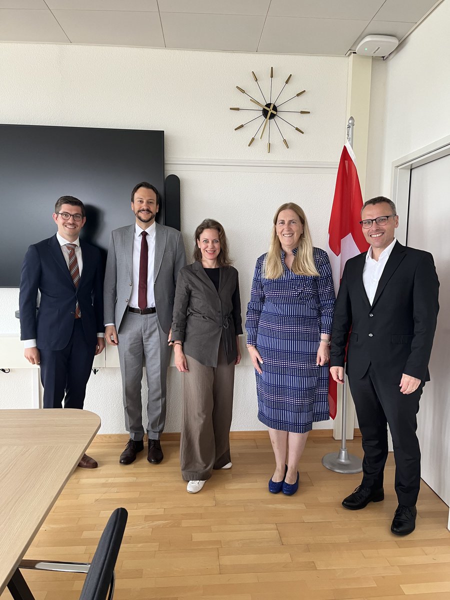 SECO_StateSec's tweet image. Heute im Gespräch mit @AlexandraWolfr1, Public Affairs @bookingcom, und Dominik Furrer @furrerhugi über Regulierungen von Buchungsplattformen. Es war ein offener und spannender Austausch zu den Herausforderungen eines wichtigen Akteurs der Plattform-Wirtschaft.