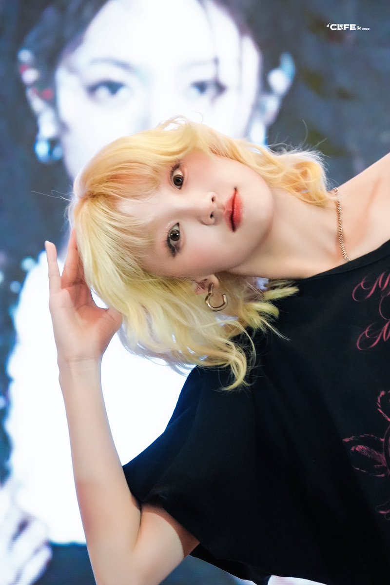 CLFE0923's tweet image. 250714 Shanghai Fansign Day 1

#우기 #YUQI #宋雨琦