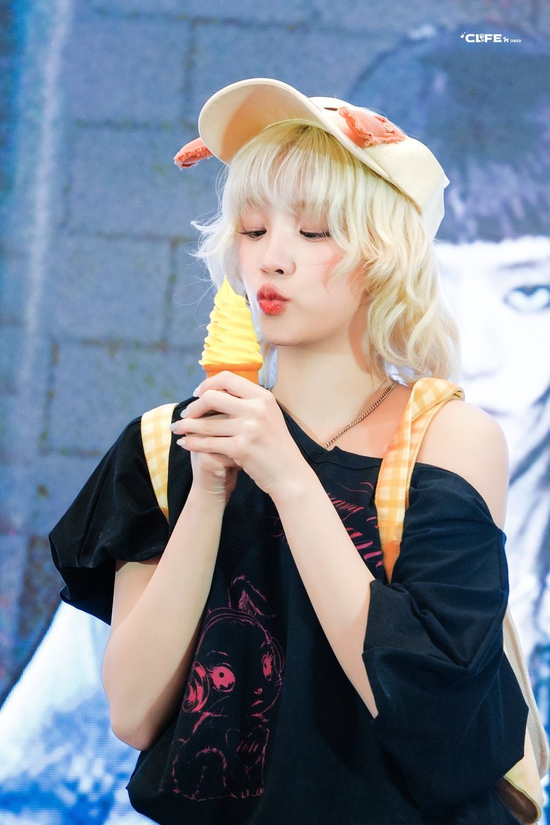 CLFE0923's tweet image. 250714 Shanghai Fansign Day 1

#우기 #YUQI #宋雨琦
