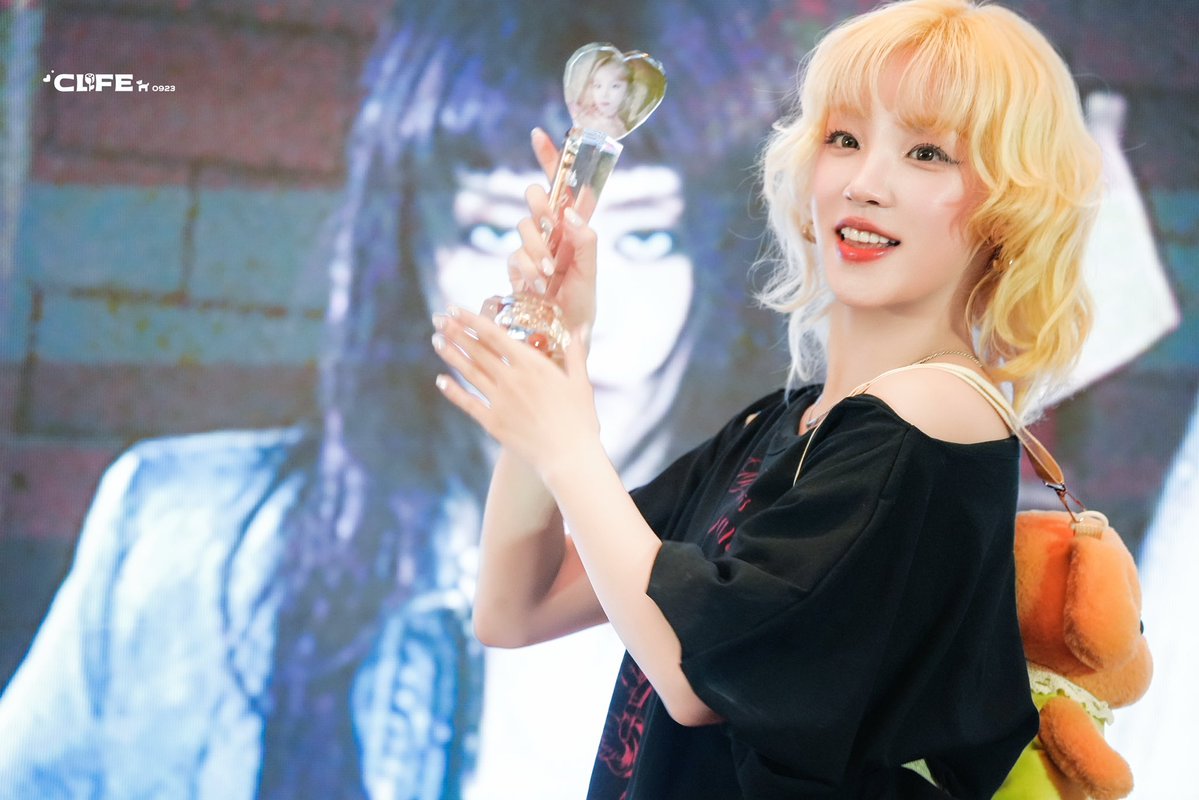 CLFE0923's tweet image. 250714 Shanghai Fansign Day 1
#우기 #YUQI #宋雨琦