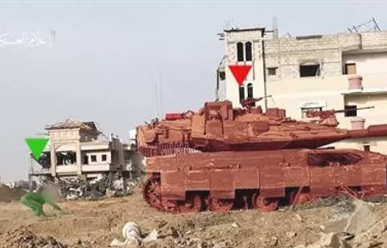 İsrail medyasına göre;

Gazze'ye yönelik savaşta İsrail ordusuna ait Merkava 4 tanklarının yüzde 50'si hasar gördü.  

Gazze'ye yönelik savaş nedeniyle Merkava 4 tanklarının %25'i tamamen hizmet dışı kaldı.  

İsrail'de toplam 400 adet Merkava 4 tankı bulunuyor.