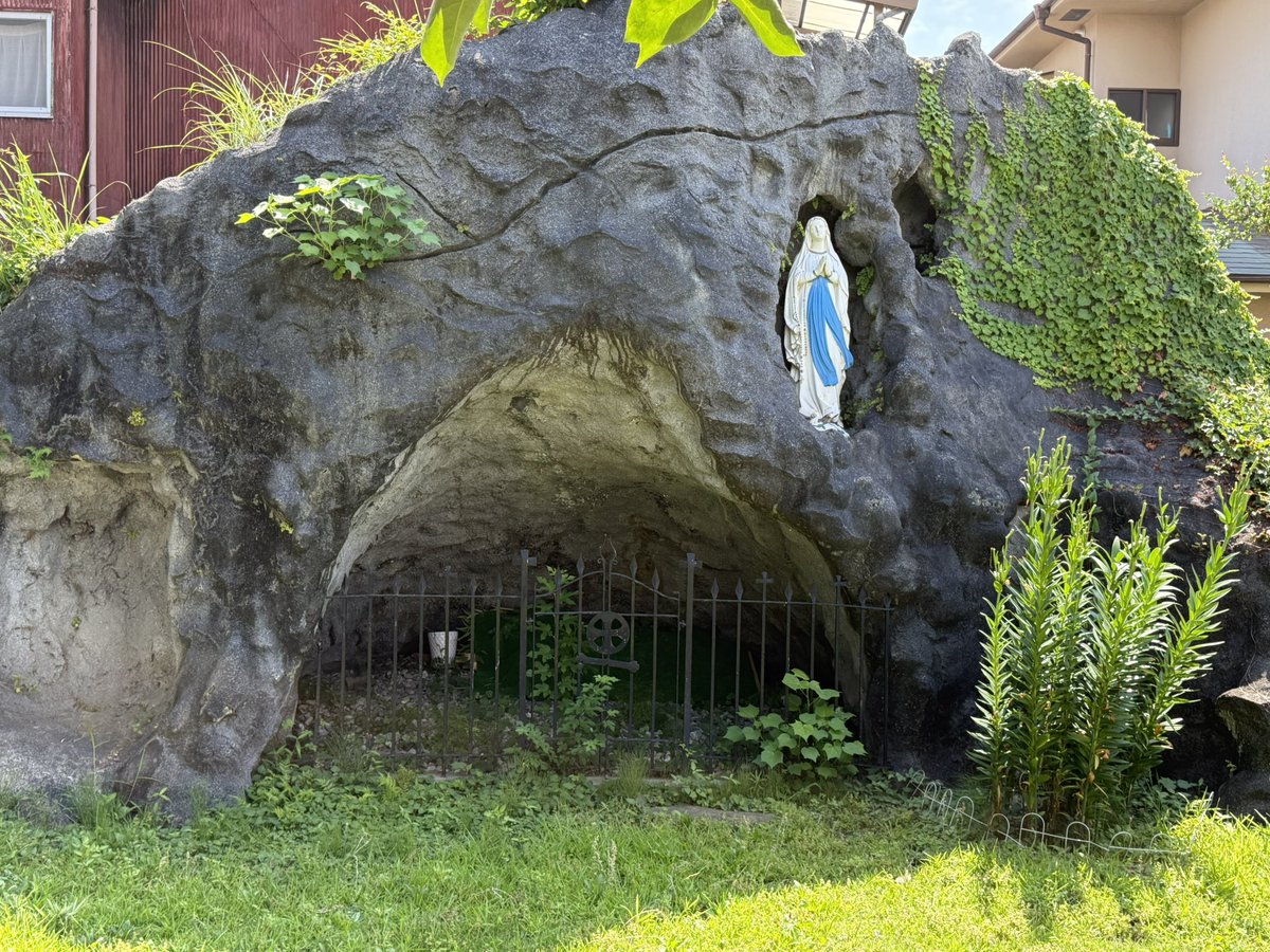 HaruhiAisaka's tweet image. Last weekend I had a weekend trip with my friends to Odawara, a city south of Yokohama. On Sunday I went to St. Therese of The Child Jesus Church. Everyone there was really friendly and the mass was beautiful!