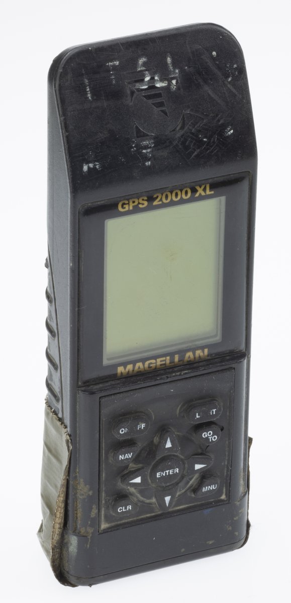 USArmyMuseum's tweet image. Accurate positioning can save lives in combat. @USArmy Soldier Staff Sgt. Dillard Johnson used this Magellan 2000XL, an off-the-shelf GPS device, during #OperationIraqiFreedom when military gear was scarce. See it in action-worn condition: thenmusa.org/exhibit/changi… #Army250