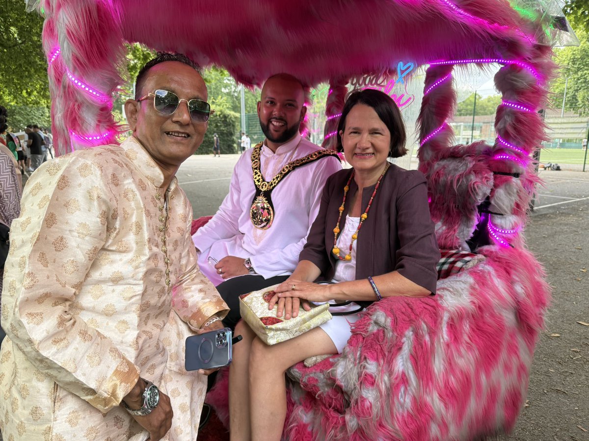 AhmedWHL's tweet image. An absolute pleasure to be invited to the Camden Mela yesterday. A celebration that brings in the Asian Diaspora from across North London.
Thank you to all the organisers, volunteers, performers and stall holders for all their hard work.