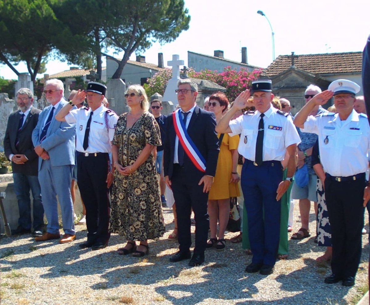 Trèbes. (@villedetrebes) on Twitter photo Cérémonie 14 juillet à #Trèbes. 🇫🇷 <a href="/Prefet11/">Préfet de l'Aude🇫🇷</a> <a href="/SDIS11OFFICIEL/">Pompiers de l'Aude - SDIS11</a> <a href="/Gendarmerie/">Gendarmerie nationale</a> Cérémonie 14 juillet à #Trèbes. 🇫🇷 <a href="/Prefet11/">Préfet de l'Aude🇫🇷</a> <a href="/SDIS11OFFICIEL/">Pompiers de l'Aude - SDIS11</a> <a href="/Gendarmerie/">Gendarmerie nationale</a>