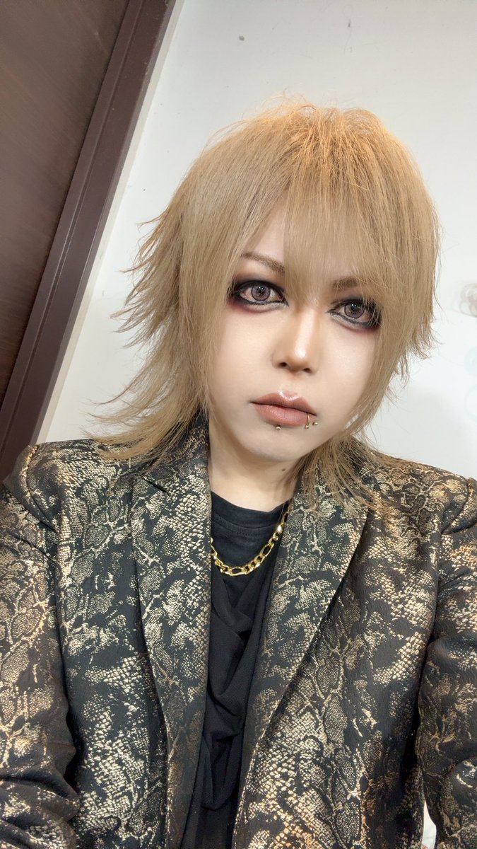 ジン (@jin_0722_ofc) / X